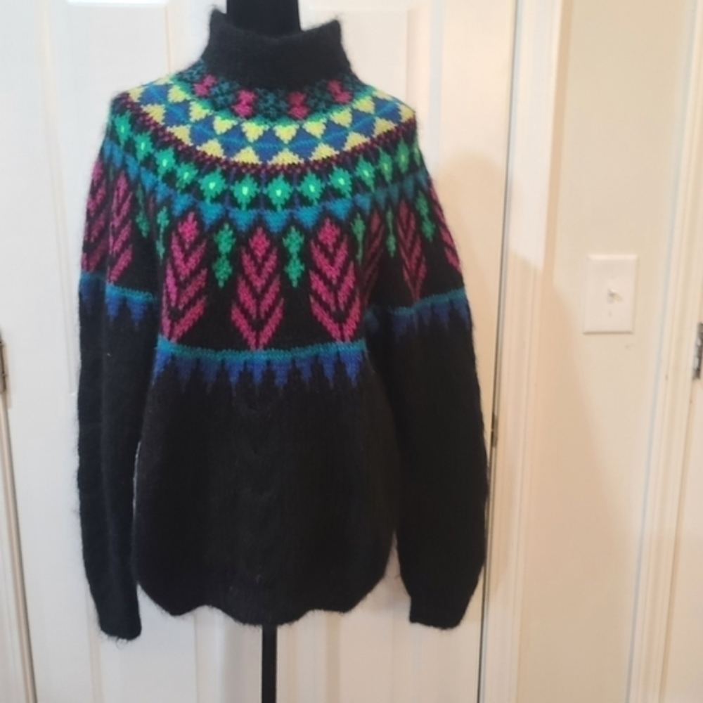 FORENZA Authentic Sports sweater size medium.